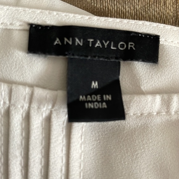 Ann Taylor top in cream - Picture 5 of 6